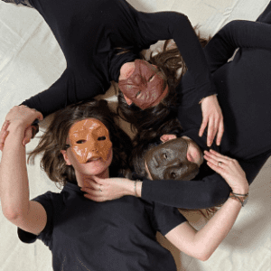 cours de theatre pour enfants pendant les vacances jeu masqué